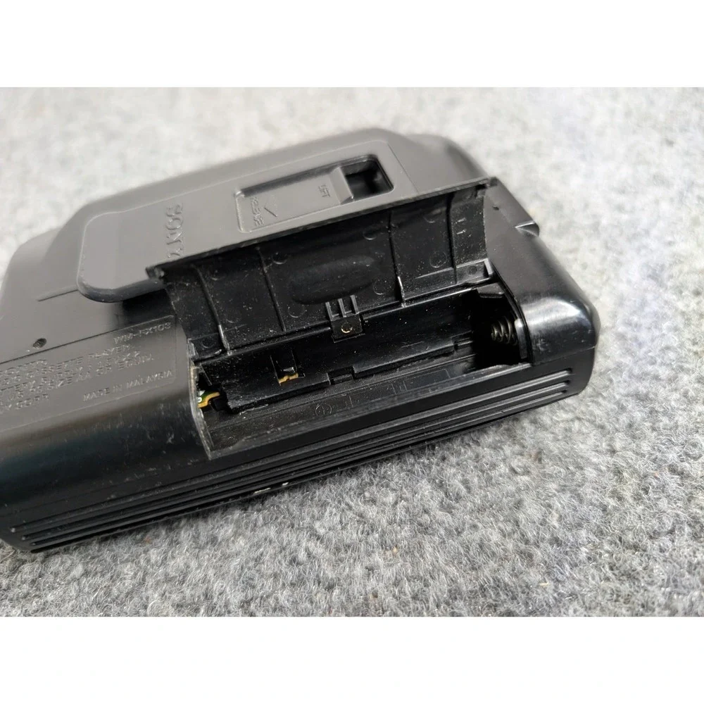 Sony Walkman FM/AM WM-FX103 Radio Cassette Player Mega Base Anti-Rolling‎ Black
